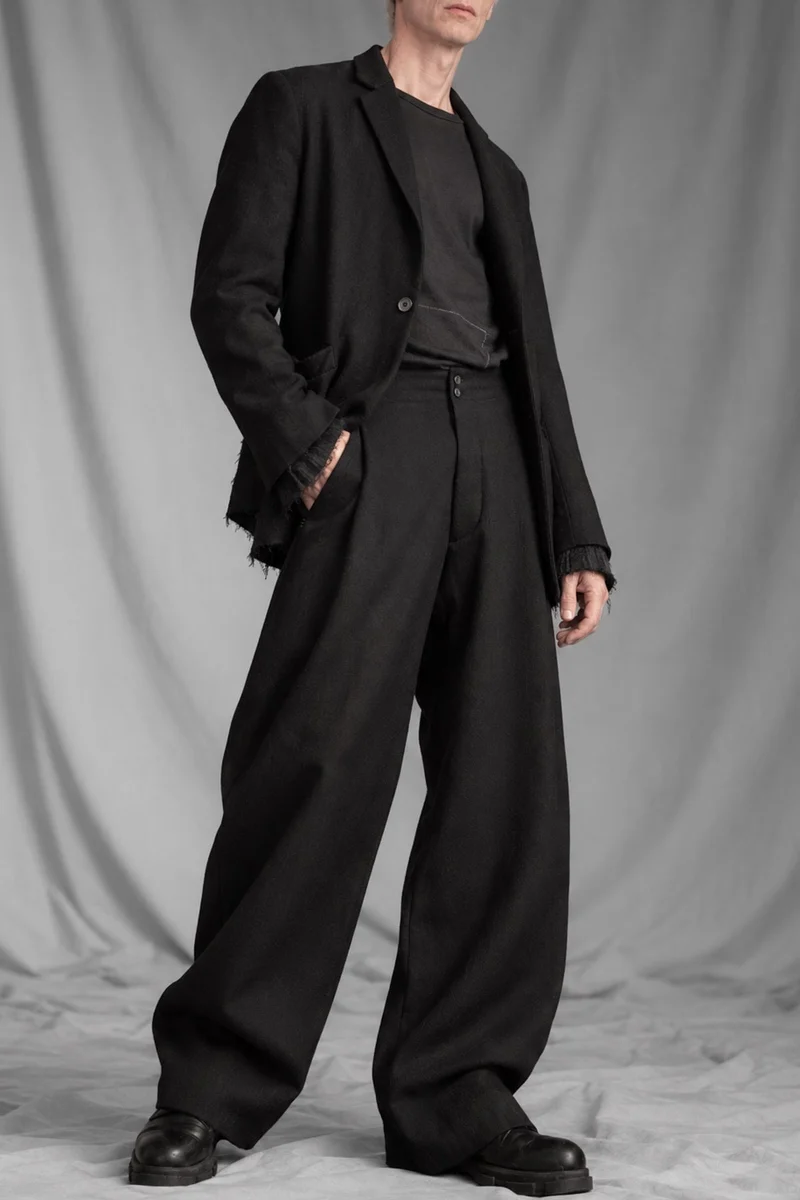 eigensinnig wien | BanVin | Schwarzer Designer Baggy Anzug für Herren aus italienischer Luxuswolle