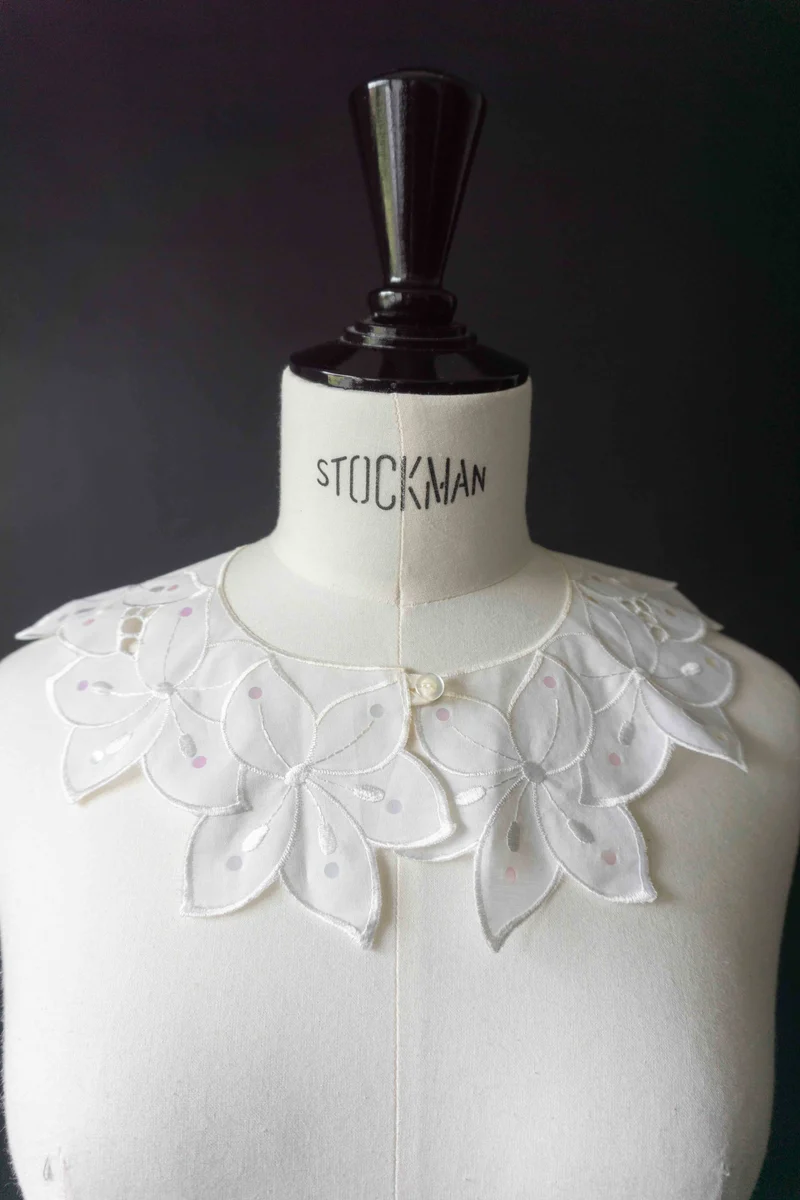 Vintage Spitzenkragen Blumen Weiß