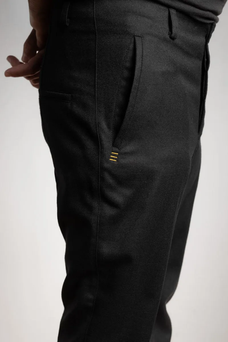 eigensinnig wien | GroAkt | Sartorialer Herren-Designeranzug mit langem Hemdmantel aus luxuriösem Woll-Flanell