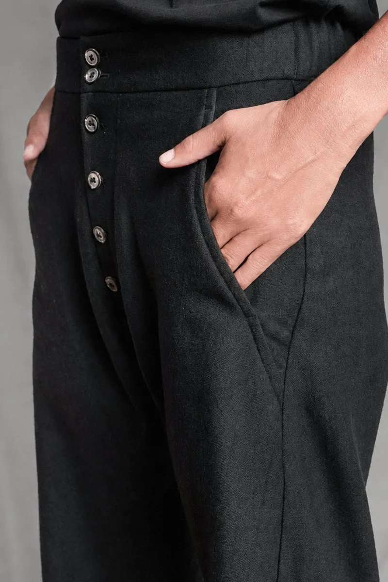 eigensinnig wien | RotPes | Extravagenter Herren-Designeranzug mit langem Mantel und Knickerbockerhose aus italienischer Luxuswolle