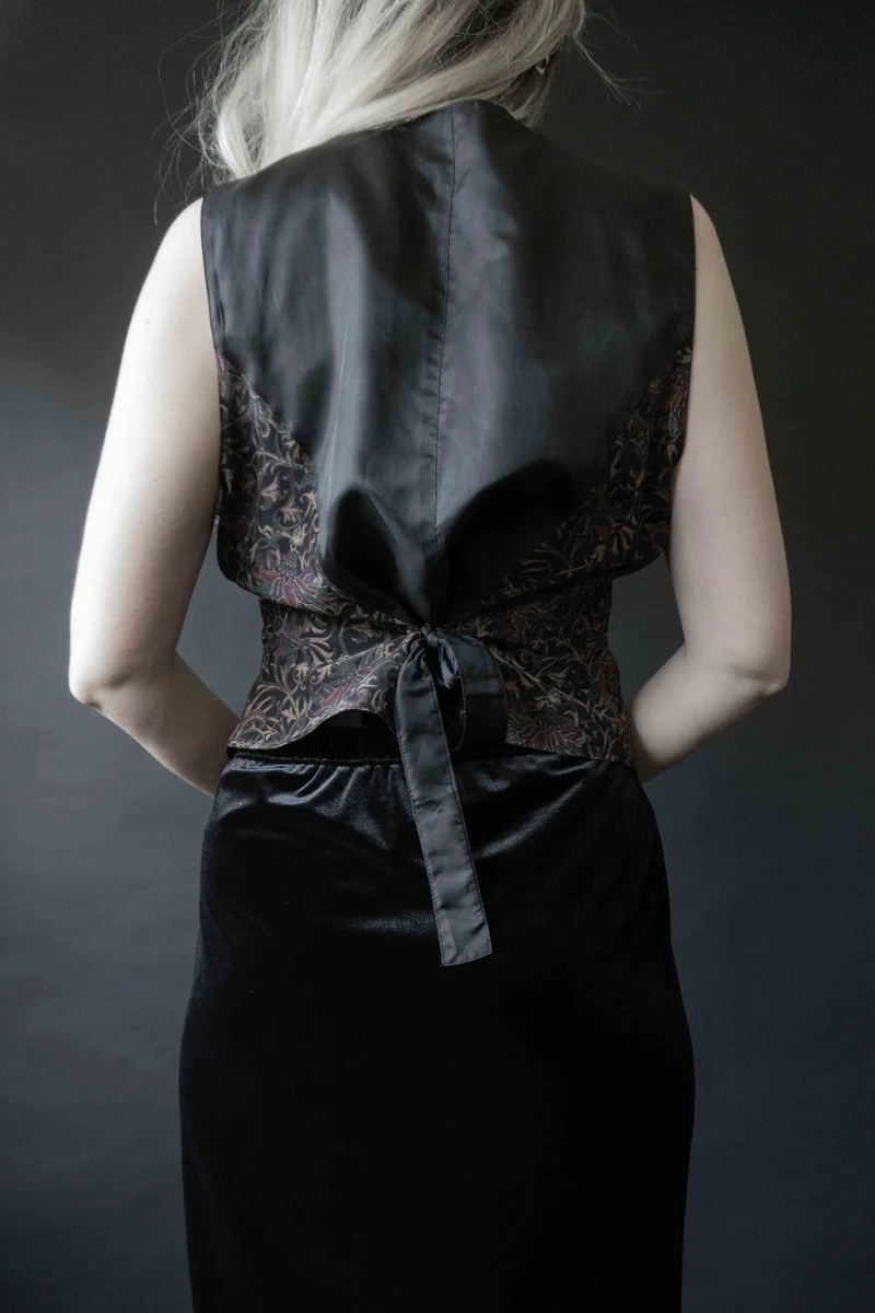 Vintage Weste mit floralem Muster von Betty Barclay, M–L