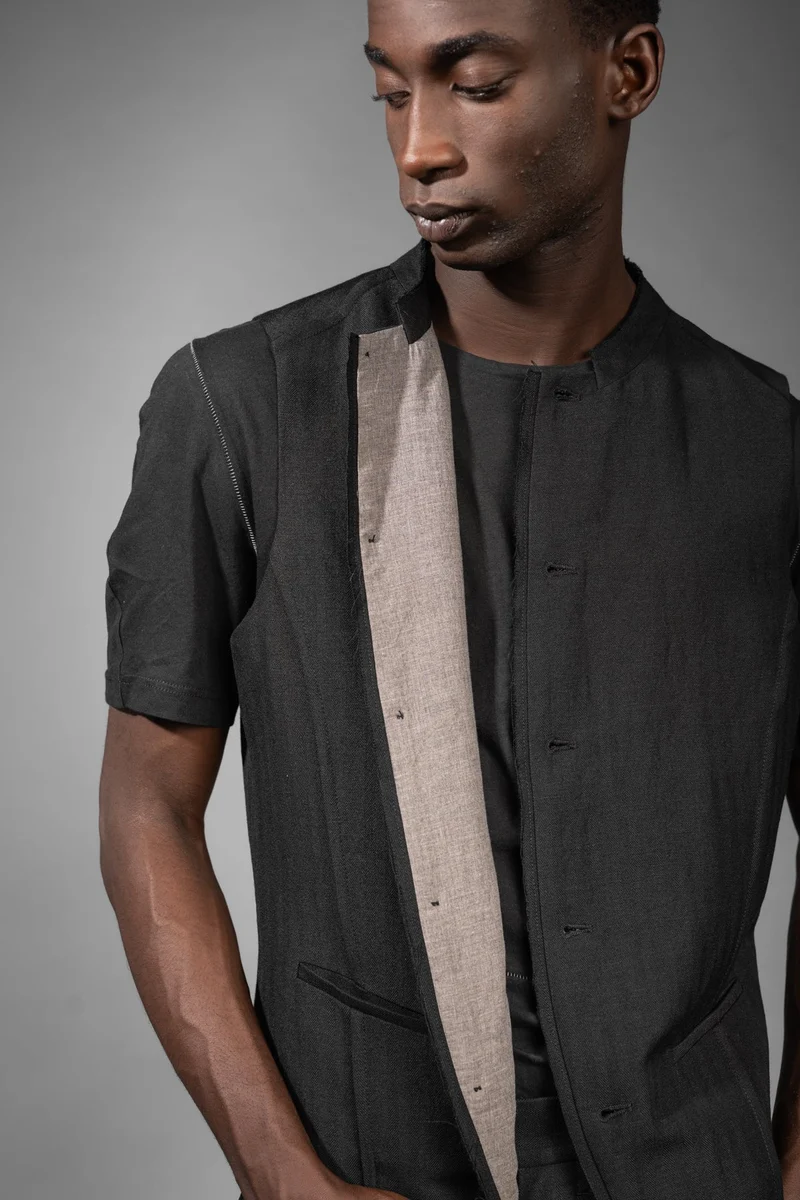 eigensinnig wien | Bartleby | Schwarze Designer Anzugweste für Herren mit Streifen aus japanischem Wolle-Leinen-Mix