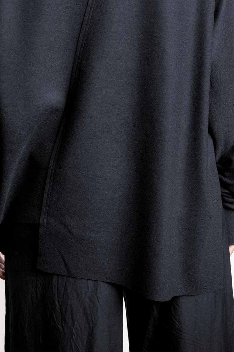 eigensinnig wien | Shikumen | Nachtblauer Oversize Designer-Pullover aus hochwertiger Schurwolle