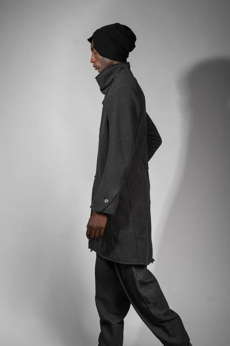 eigensinnig wien | Edgar | Schwarzer Designer Herren-Wollmantel mit Stehkragen für den Winter