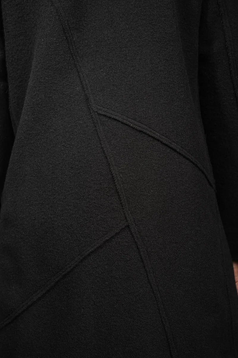 eigensinnig wien | Edgar | Schwarzer Designer Herren-Wollmantel mit Stehkragen für den Winter