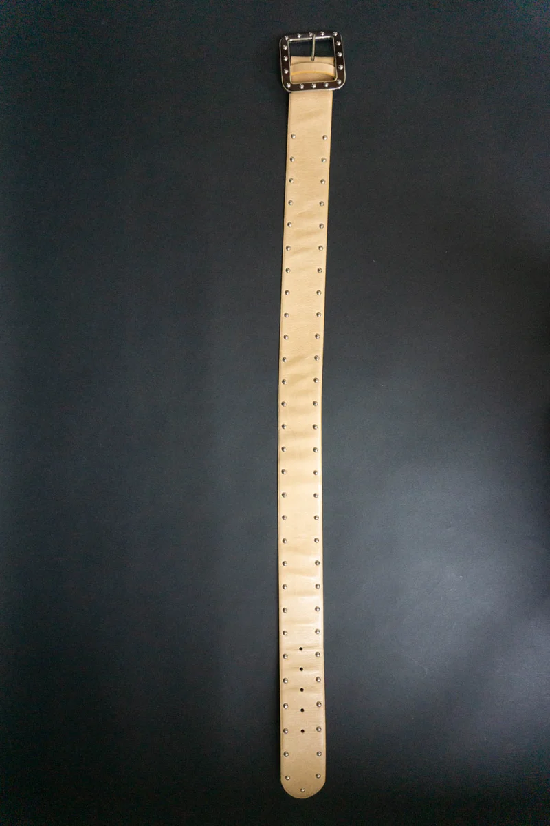 Nietengürtel Beige
