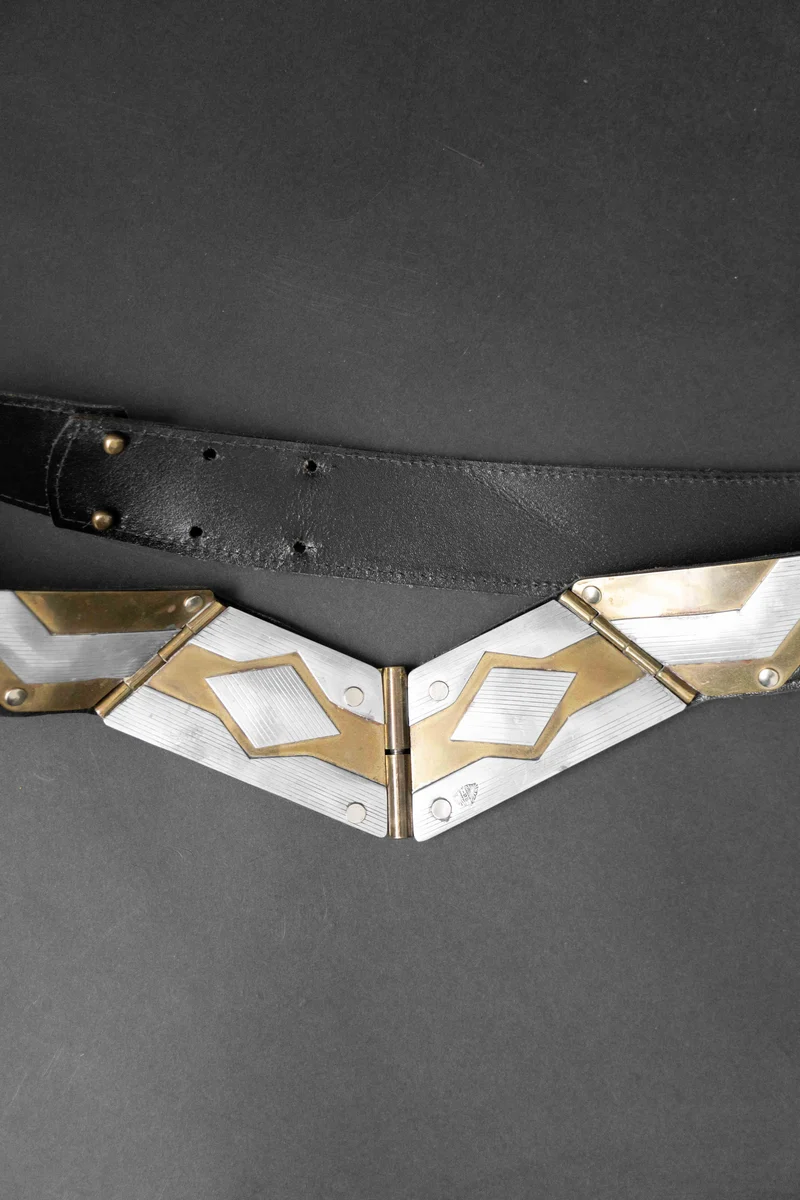 Vintage Ledergürtel mit Metalldetails, S–M