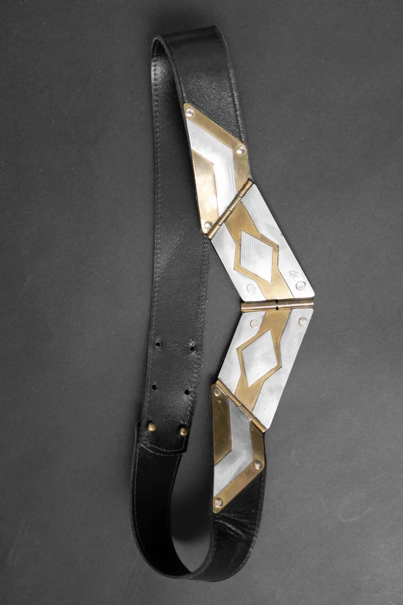 Vintage Ledergürtel mit Metalldetails, S–M