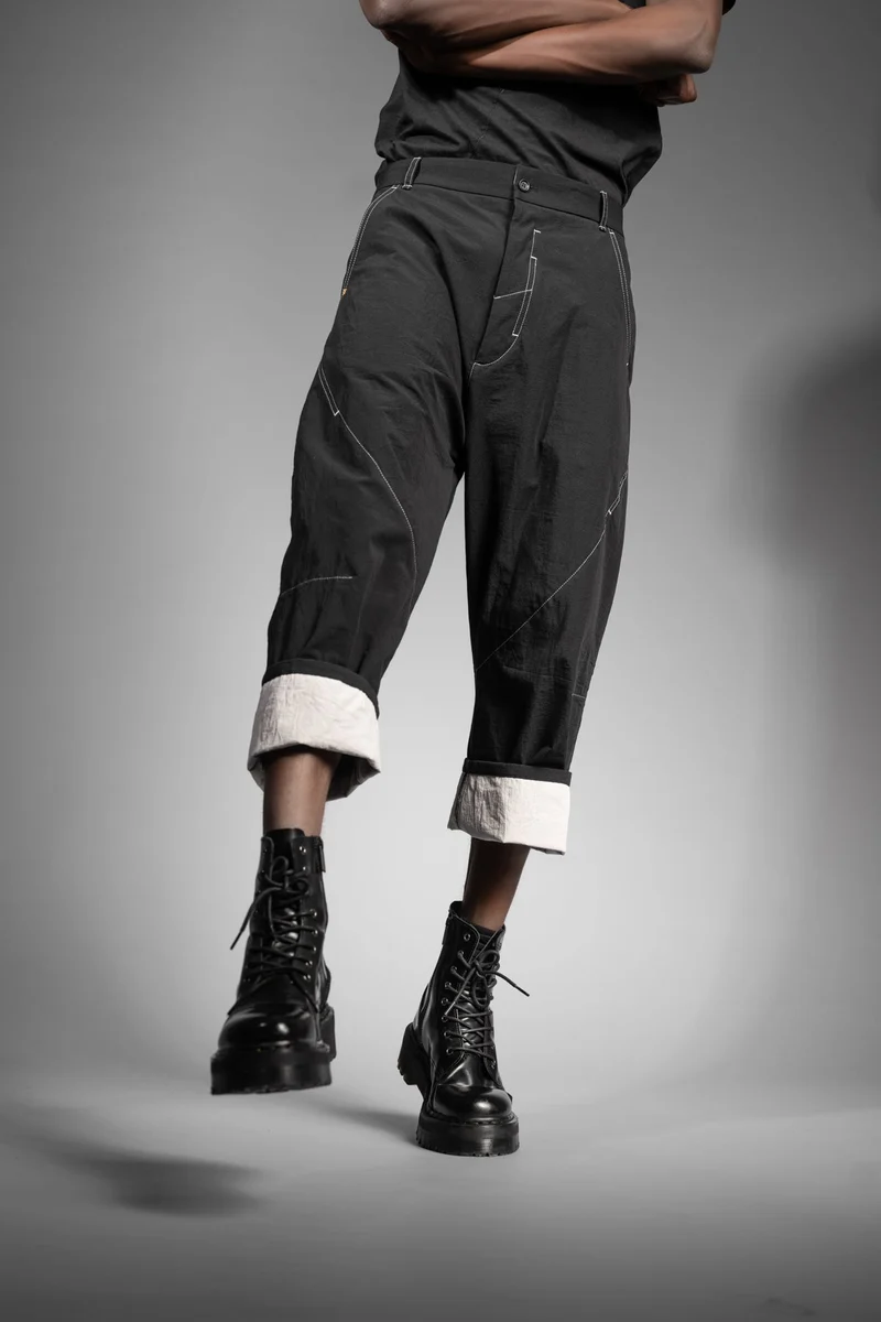 eigensinnig wien | ArgQua | Designer Anzug mit Baggy Hose für Herren aus schwarzer japanischer Baumwolle