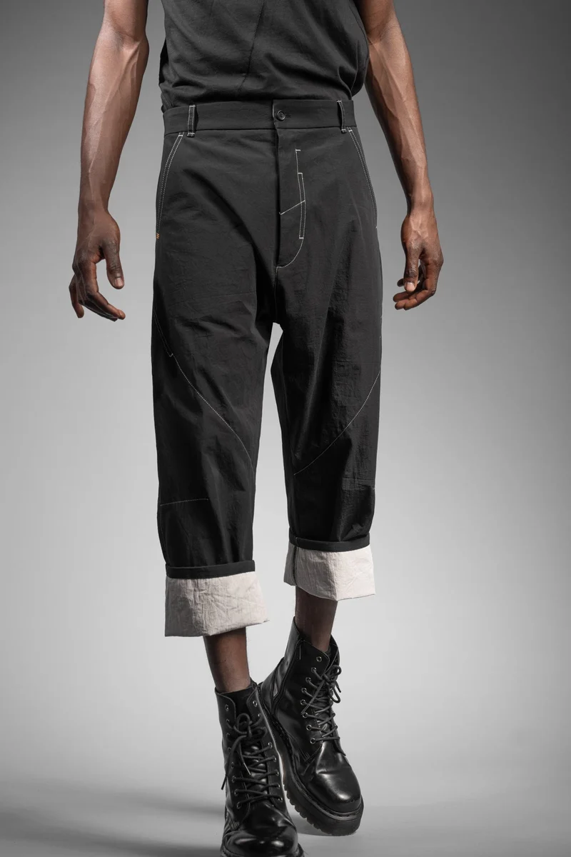 eigensinnig wien | ArgQua | Designer Anzug mit Baggy Hose für Herren aus schwarzer japanischer Baumwolle