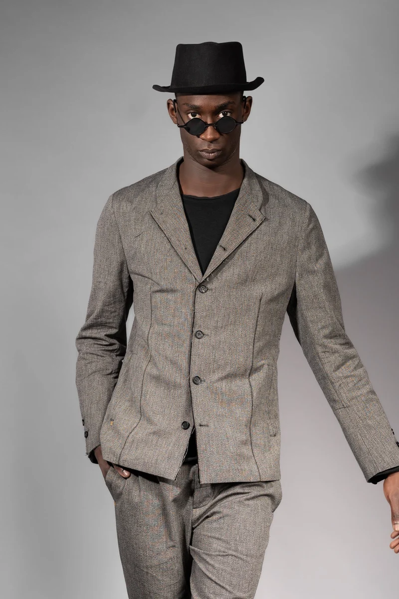 eigensinnig wien | MisMei | Herren Designer Anzug aus ungewöhnlicher japanischer Baumwolle in Grau