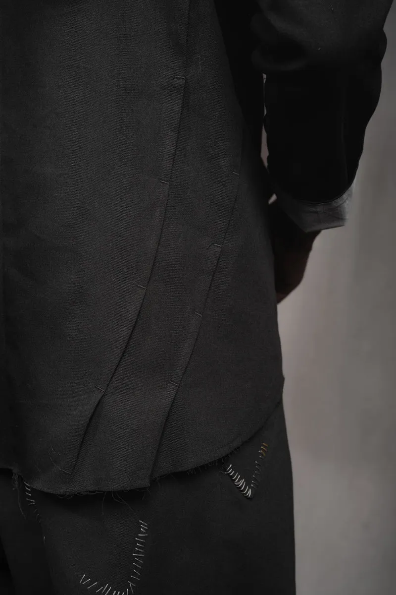 eigensinnig wien | KolKru | Schwarzes Unisex Avantgarde-Ensemble aus Hemdjacke und Drop-Crotch-Hose