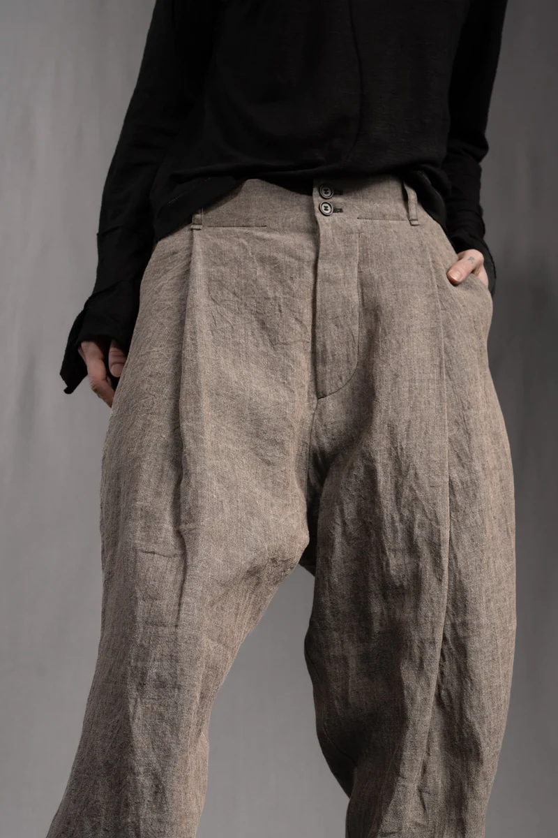 eigensinnig wien | ChiTho | Progressiver Leinen-Zweiteiler mit Overshirt und Drop Crotch Pants