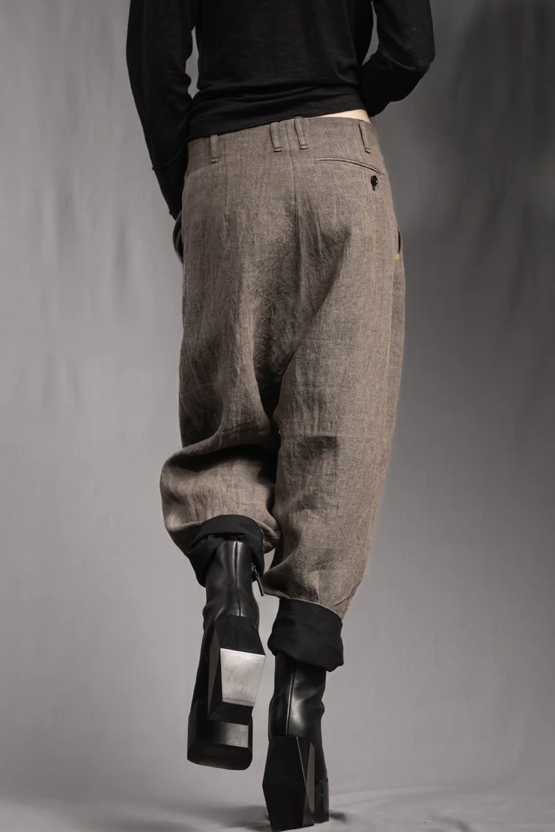 eigensinnig wien | ChiTho | Progressiver Leinen-Zweiteiler mit Overshirt und Drop Crotch Pants