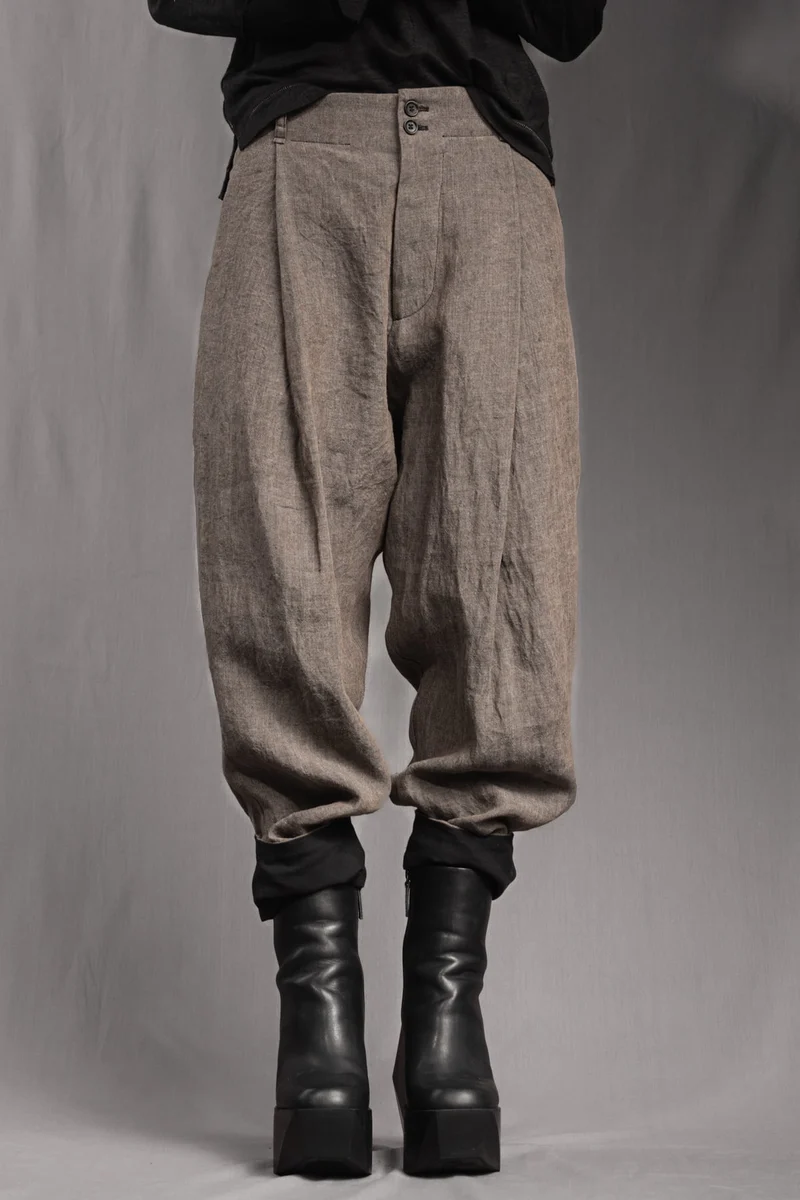 eigensinnig wien | ChiTho | Progressiver Leinen-Zweiteiler mit Overshirt und Drop Crotch Pants