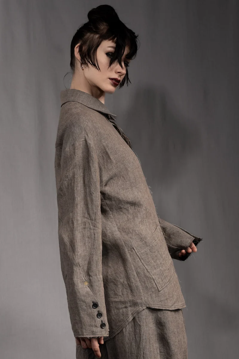 eigensinnig wien | Thoreau | Designer Leinen-Overshirt mit dekonstruierter Silhouette