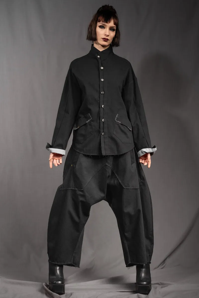 eigensinnig wien | KolTua | Oversize Designeranzug aus leichter Baumwolle in Schwarz