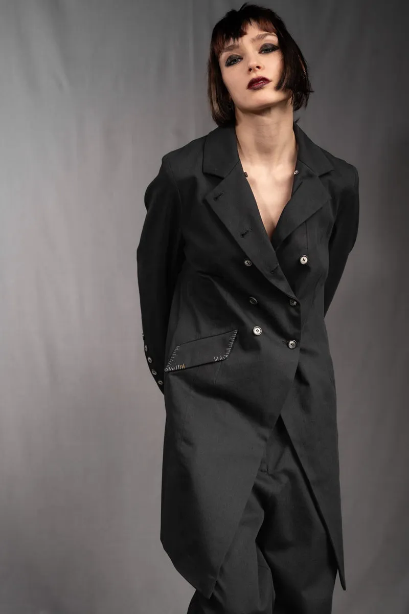 eigensinnig wien | YlaStr | Schwarzer Avantgarde Designeranzug für Damen mit weiter Bundfaltenhose aus Baumwolle