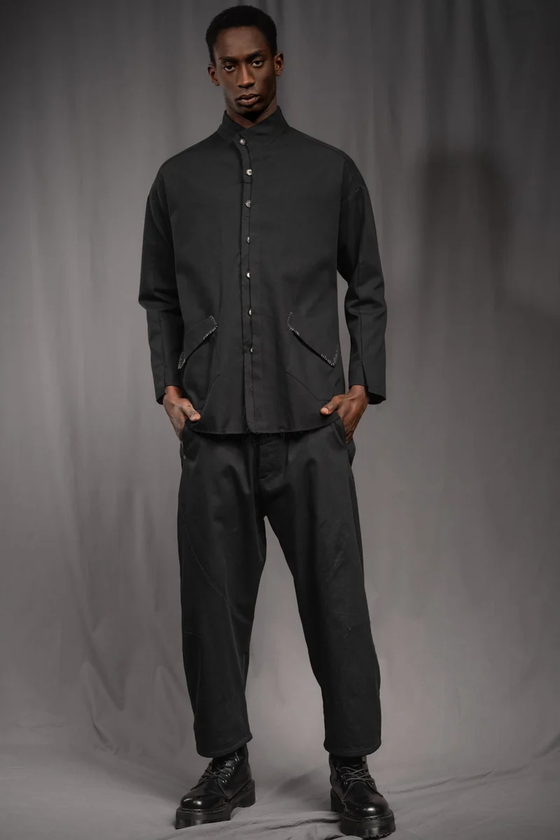 eigensinnig wien | KolQua | Schwarzer Baggy Pants Anzug aus leichter Baumwolle
