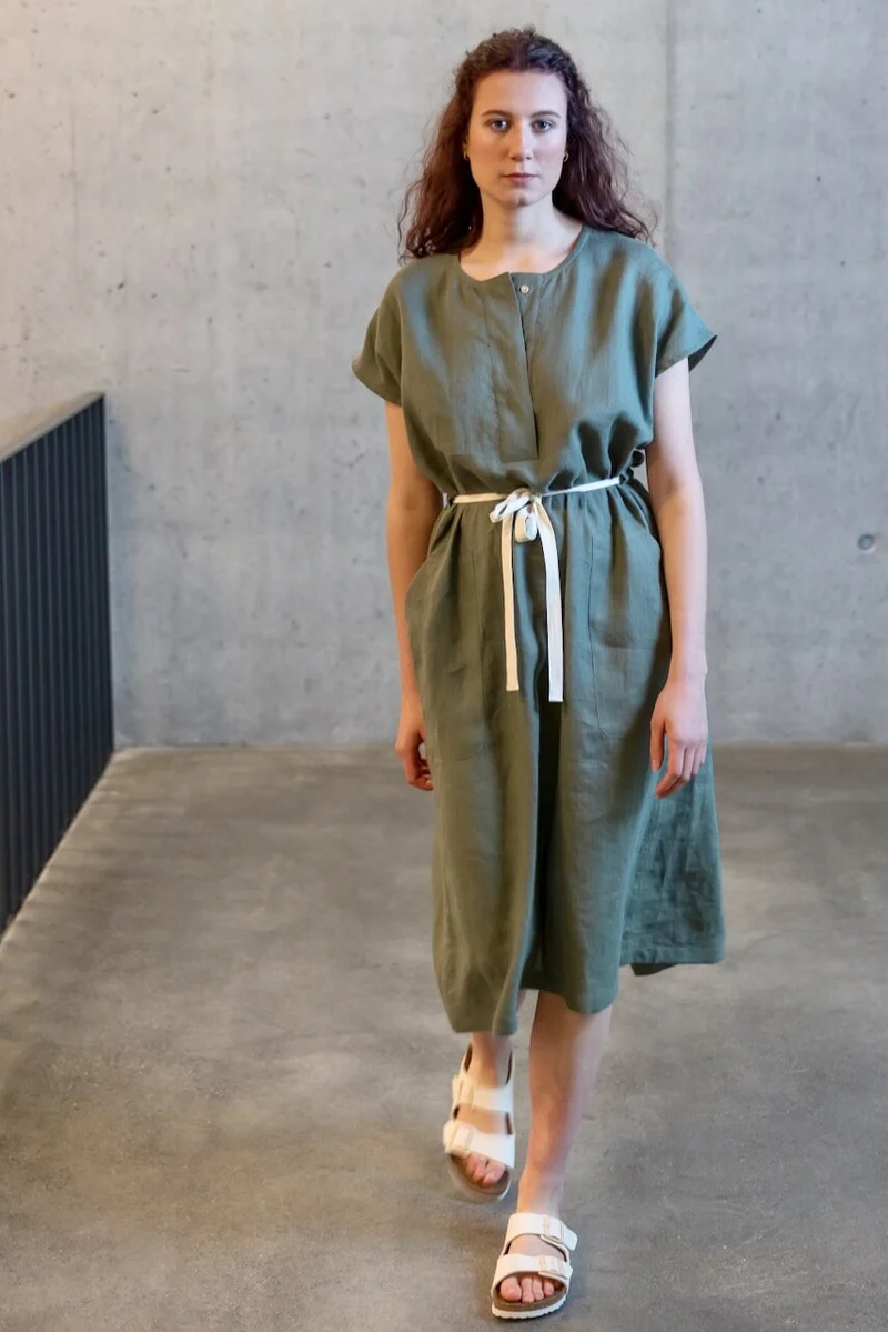 No73 Kleid Kieras mit Patte und Taschen