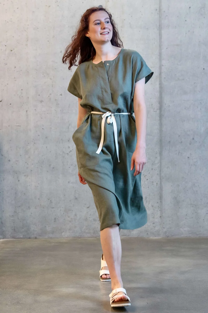 No73 Kleid Kieras mit Patte und Taschen