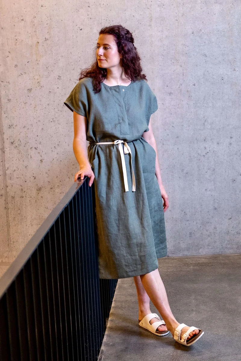 No73 Kleid Kieras mit Patte und Taschen
