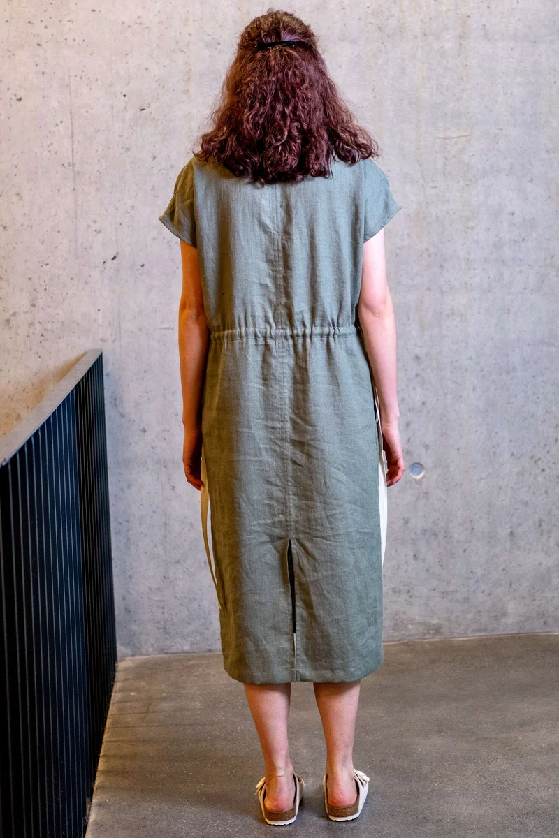 No73 Kleid Kieras mit Patte und Taschen