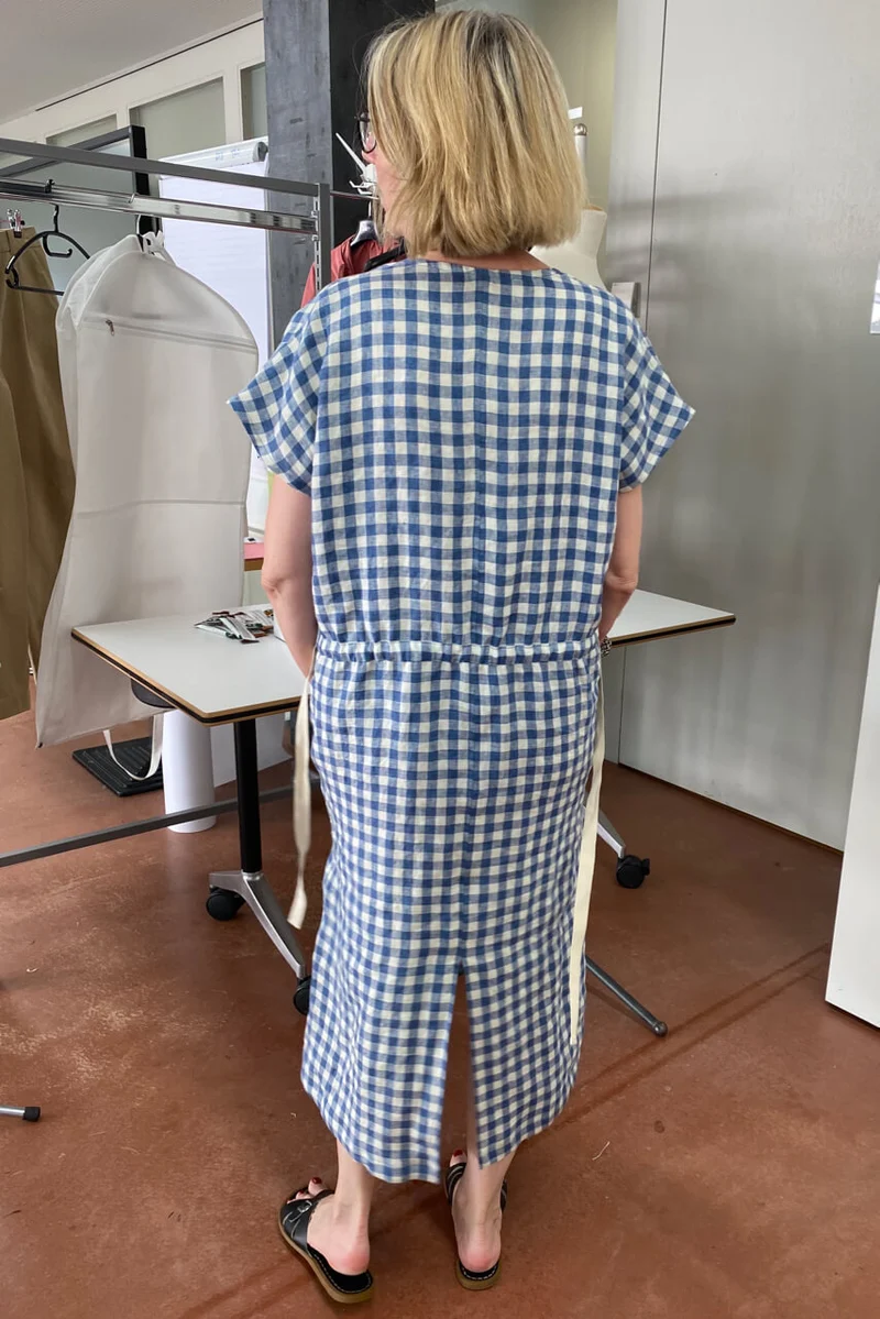 No73 Kleid Kieras mit Patte und Taschen