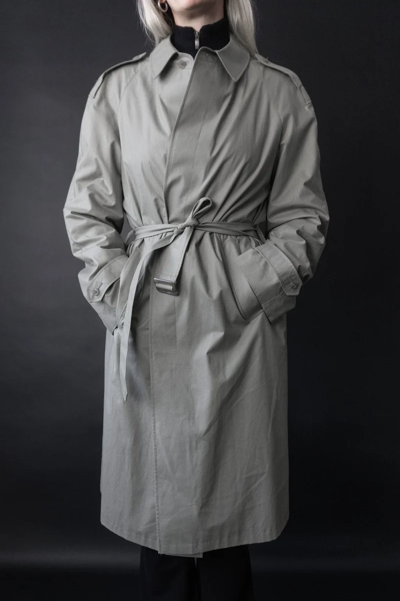Vintage Trenchcoat Beige – Minimalistischer 80s Look aus Baumwolle