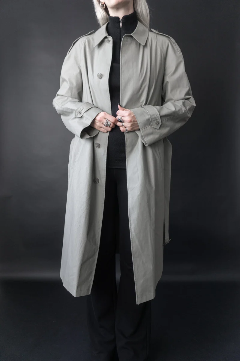 Vintage Trenchcoat Beige – Minimalistischer 80s Look aus Baumwolle
