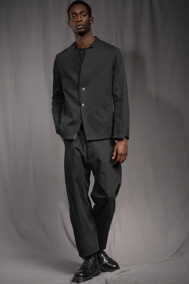 eigensinnig wien | WalQua | Schwarzer Designer Herrenanzug aus Gabardine-Baumwolle