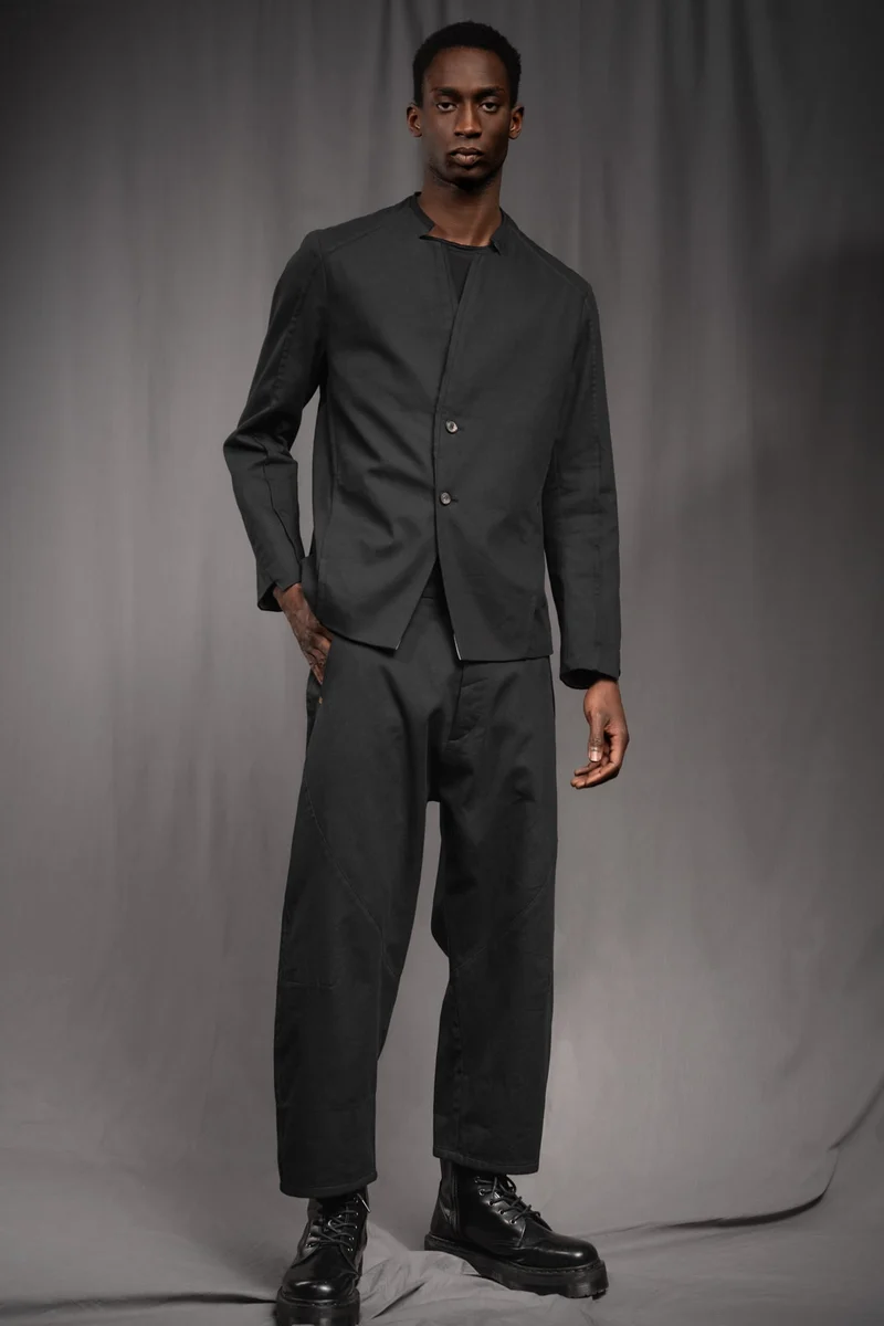 eigensinnig wien | WalQua | Schwarzer Designer Herrenanzug aus Gabardine-Baumwolle