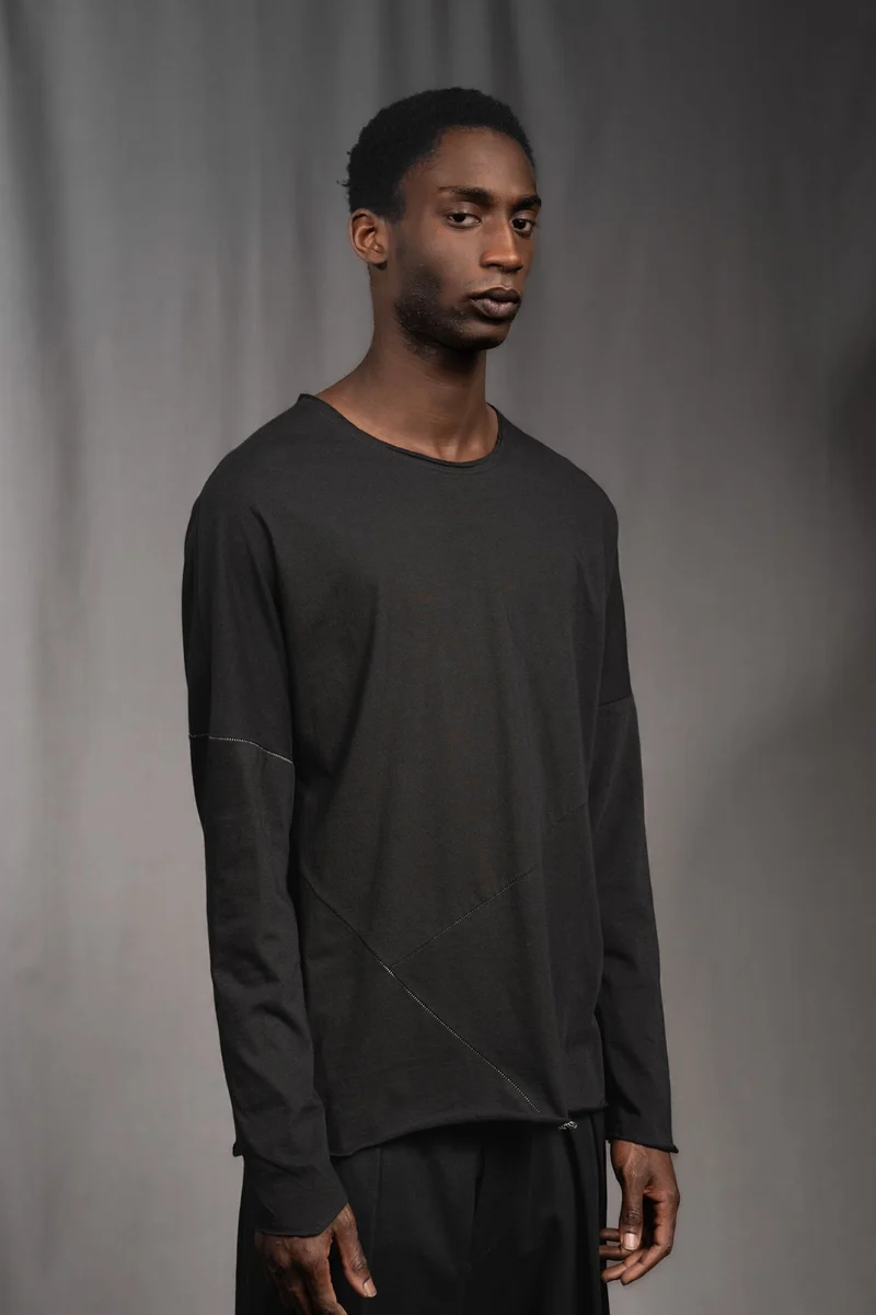 eigensinnig wien | Tolstoi | Dünner, schwarzer Designer Herren-Pullover aus Baumwolle