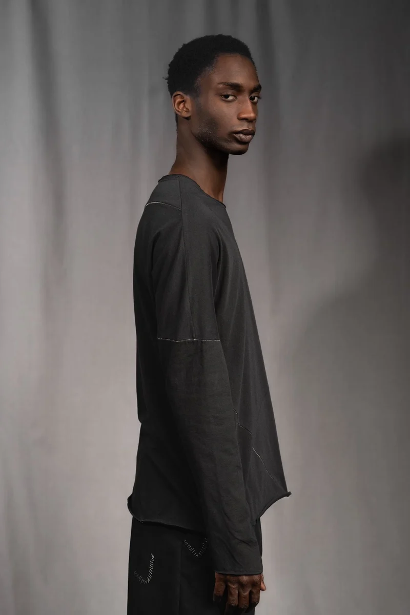 eigensinnig wien | Tolstoi | Dünner, schwarzer Designer Herren-Pullover aus Baumwolle
