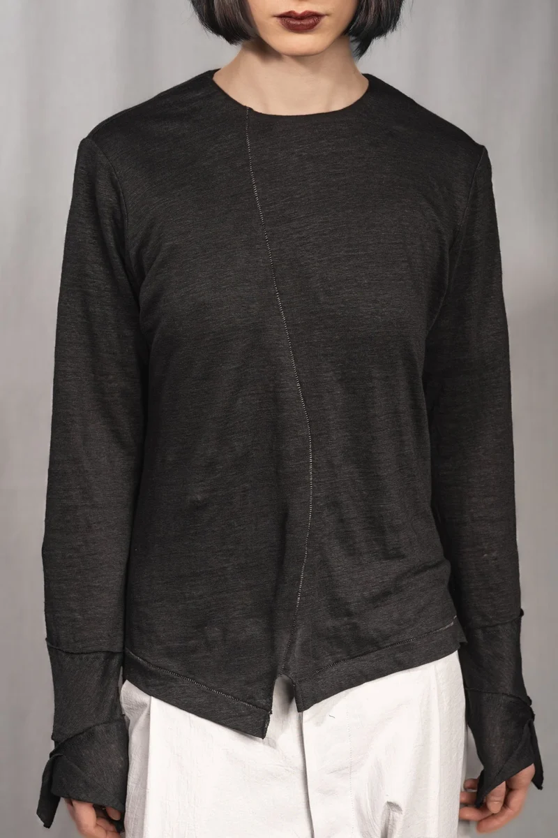 eigensinnig wien | Deitz | Außergewöhnlicher Designer Leinen Pullover für Damen in Schwarz