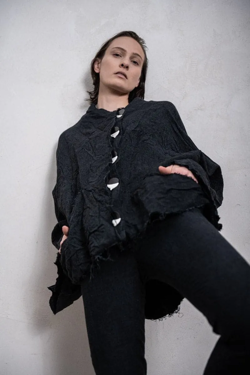 eigensinnig wien | Hemingway | Extravagante Kimono Jacke aus Leinen in anthrazit