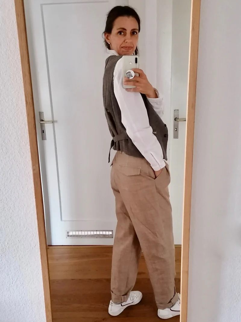 No43 weite Bundfaltenhose