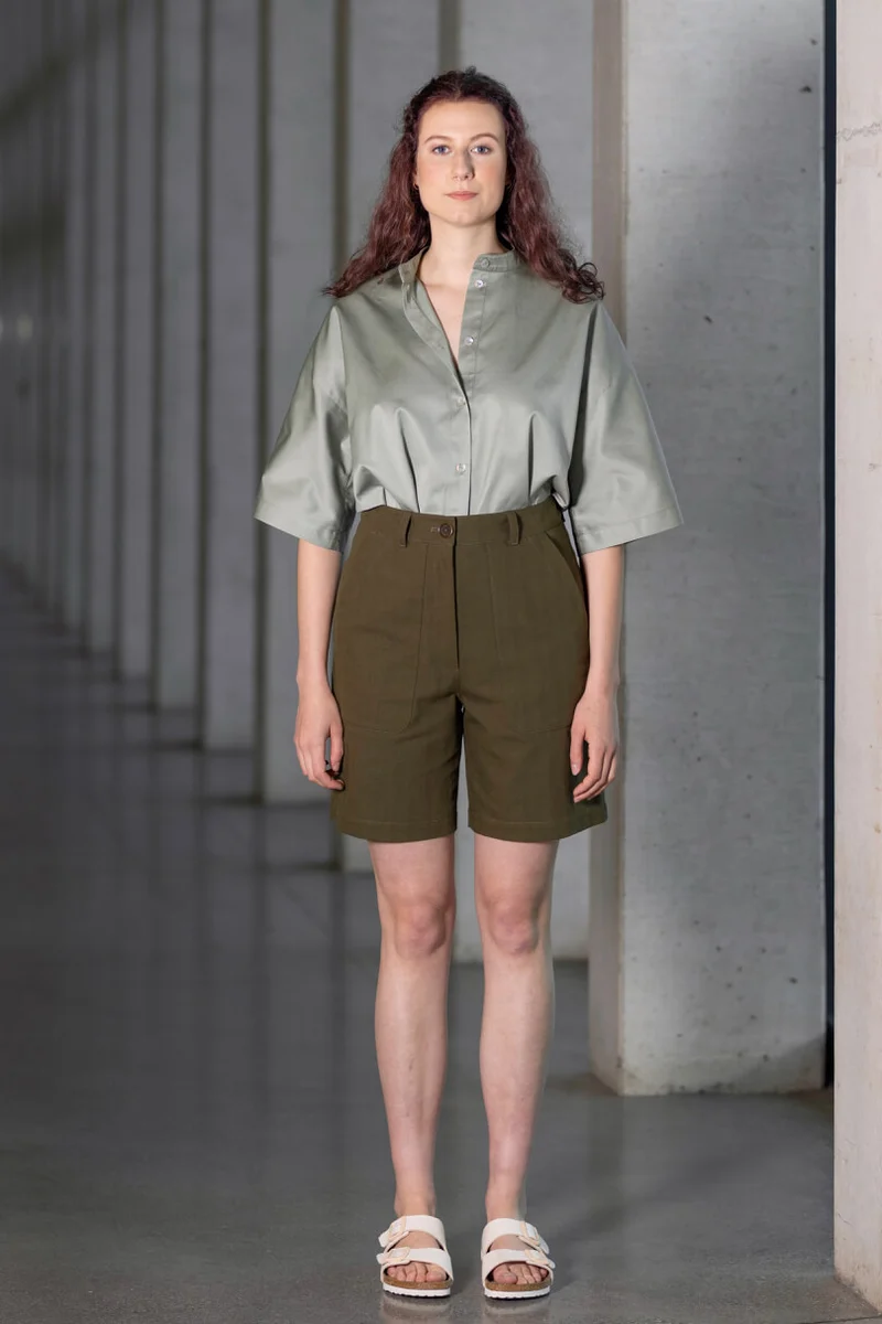 No74 Bluse mit T-Ärmel und Stehkragen