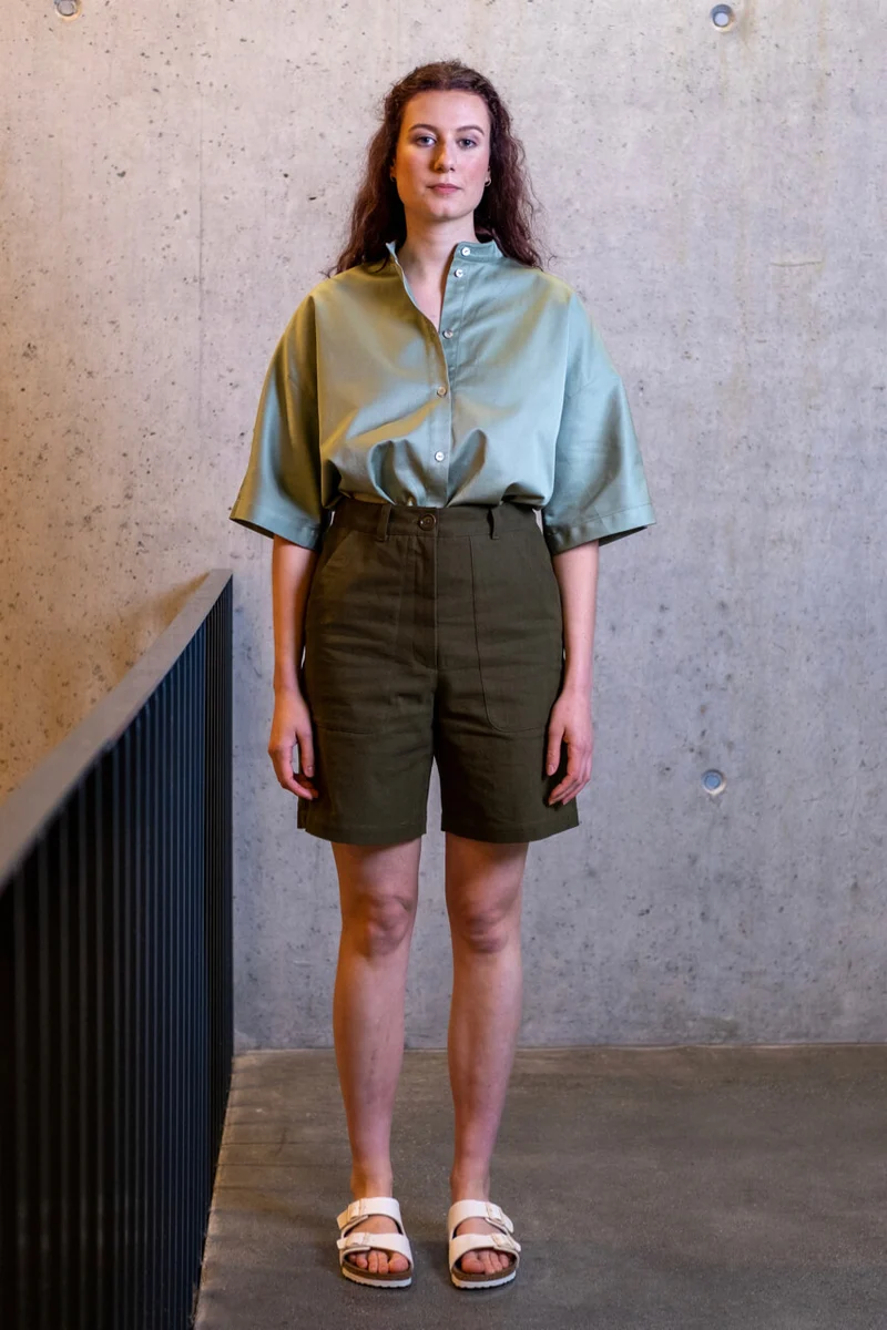 No74 Bluse mit T-Ärmel und Stehkragen