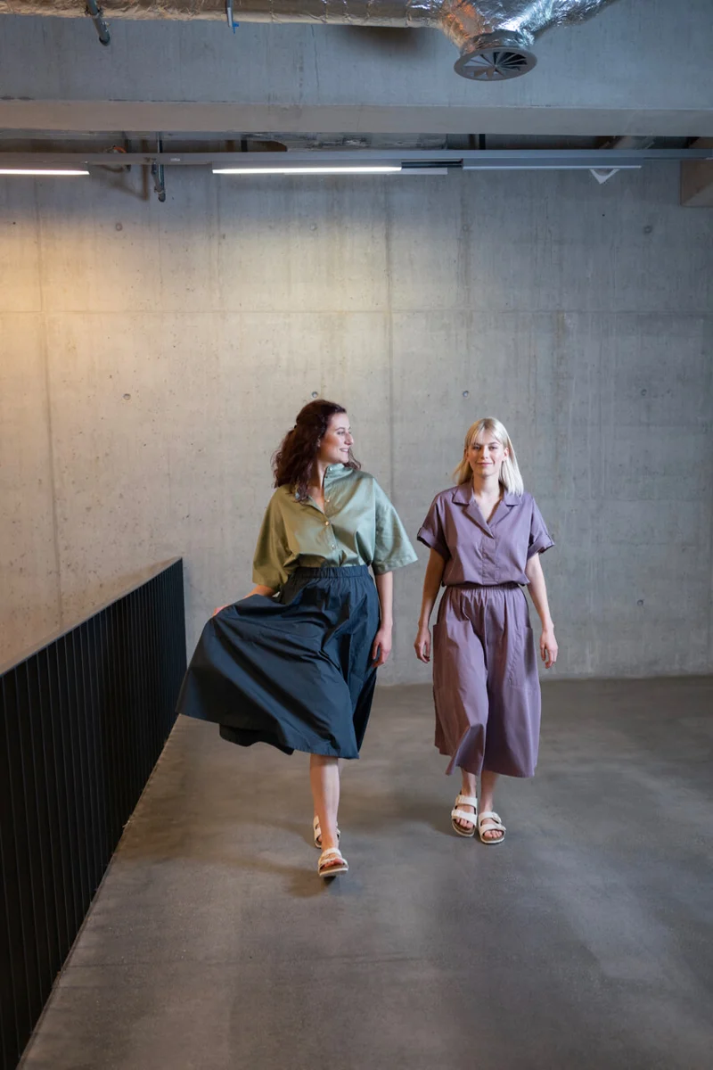 No74 Bluse mit T-Ärmel und Stehkragen