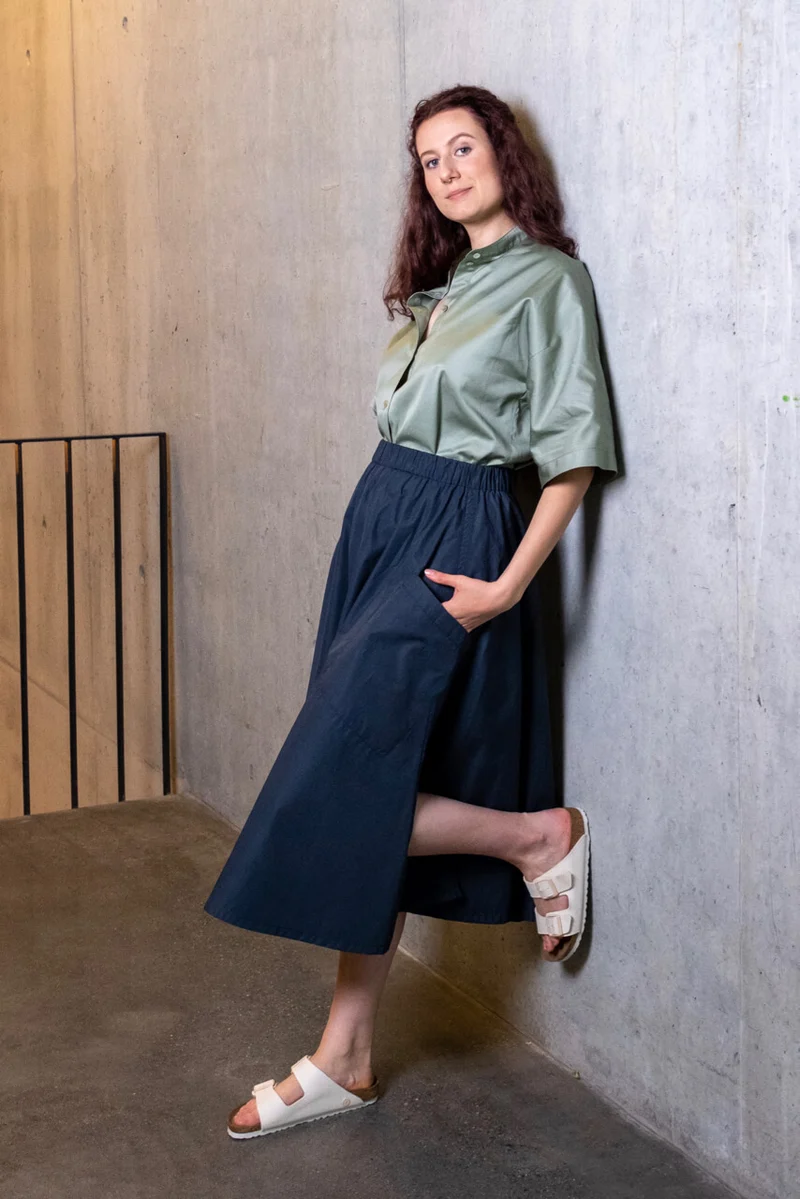 No74 Bluse mit T-Ärmel und Stehkragen