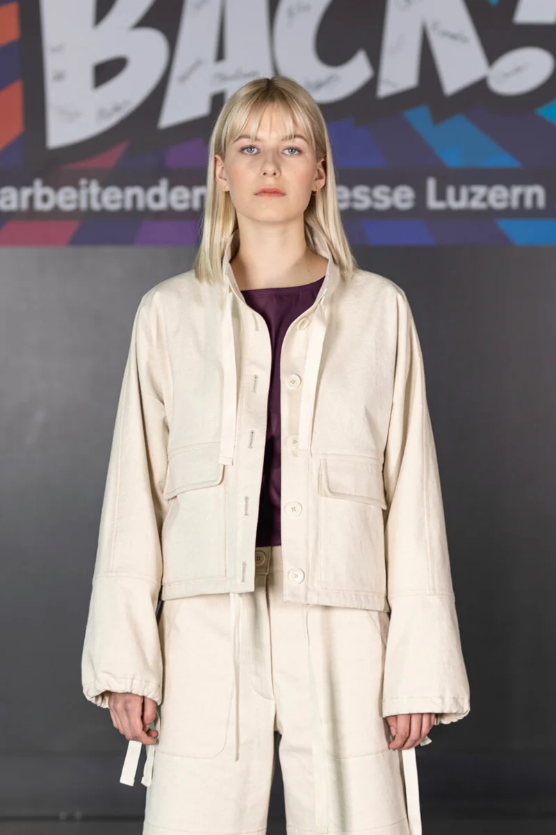 No69a Kragen zu Jacke mit T-Ärmel