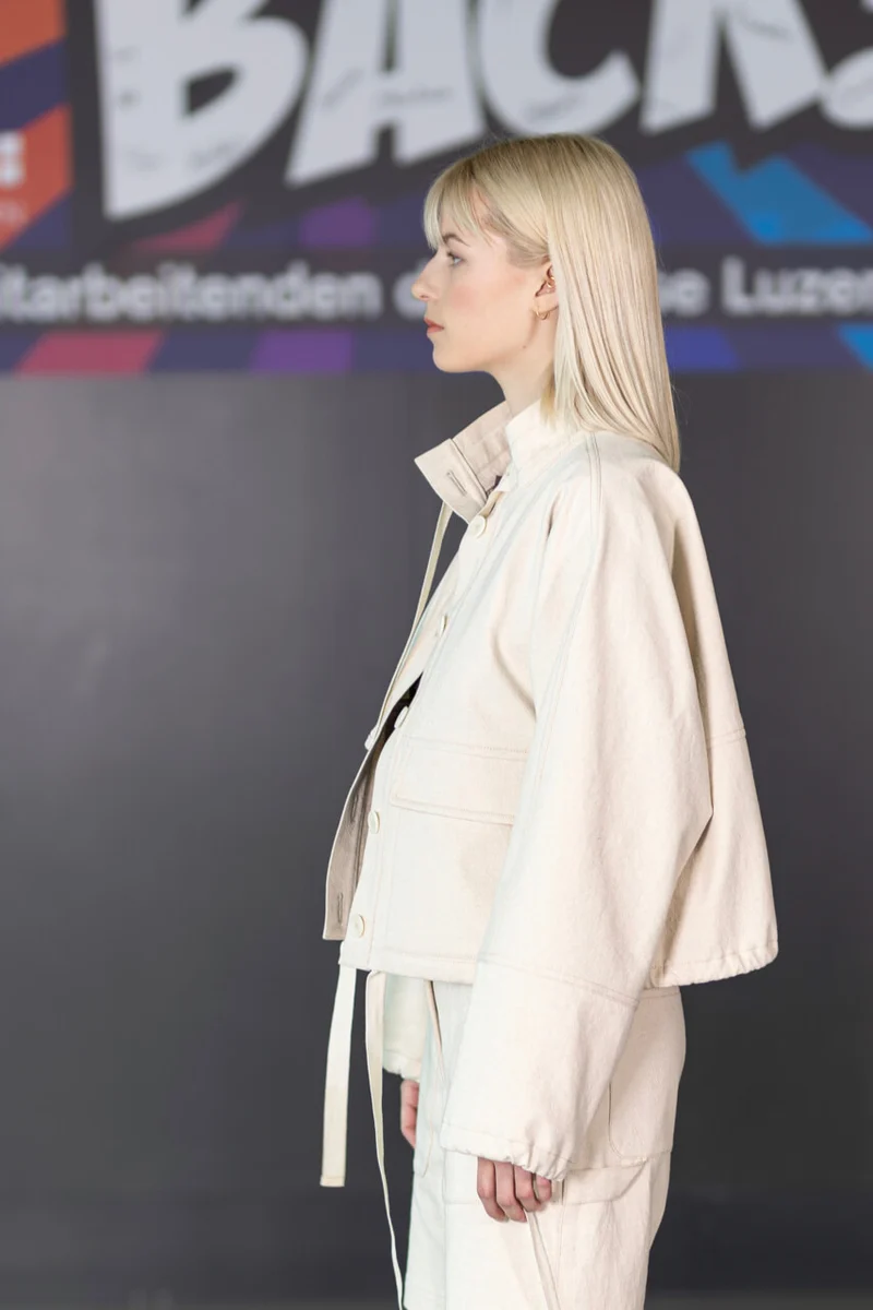 No69a Kragen zu Jacke mit T-Ärmel