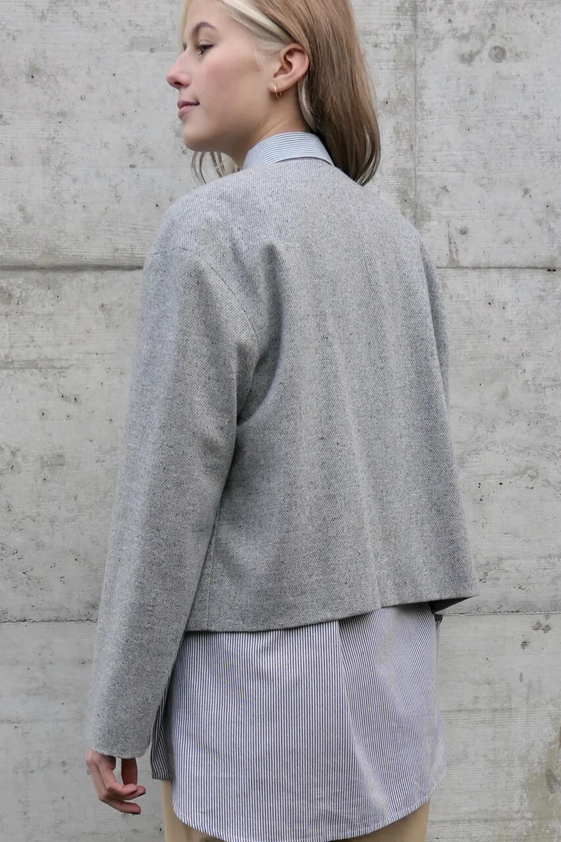 No49 kurze Jacke zweireihig