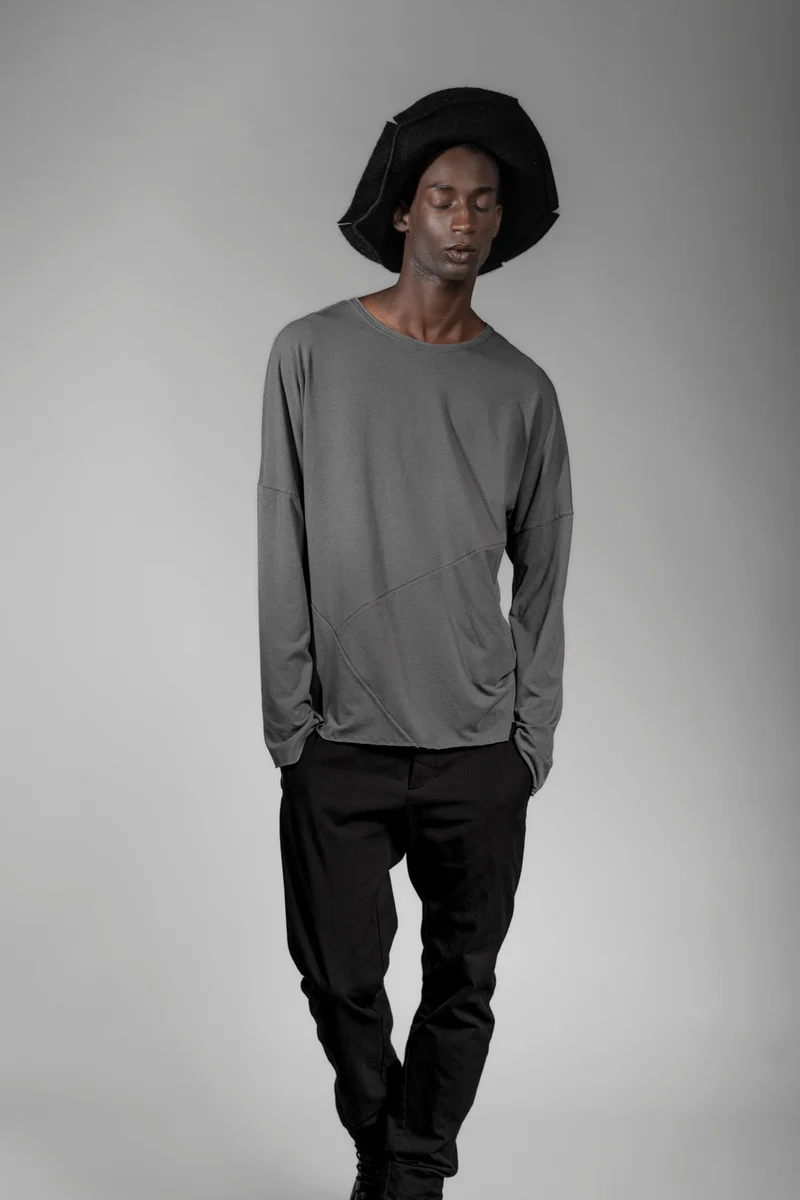 eigensinnig wien | Tolstoi | Dünner, grauer Designer Herren-Pullover