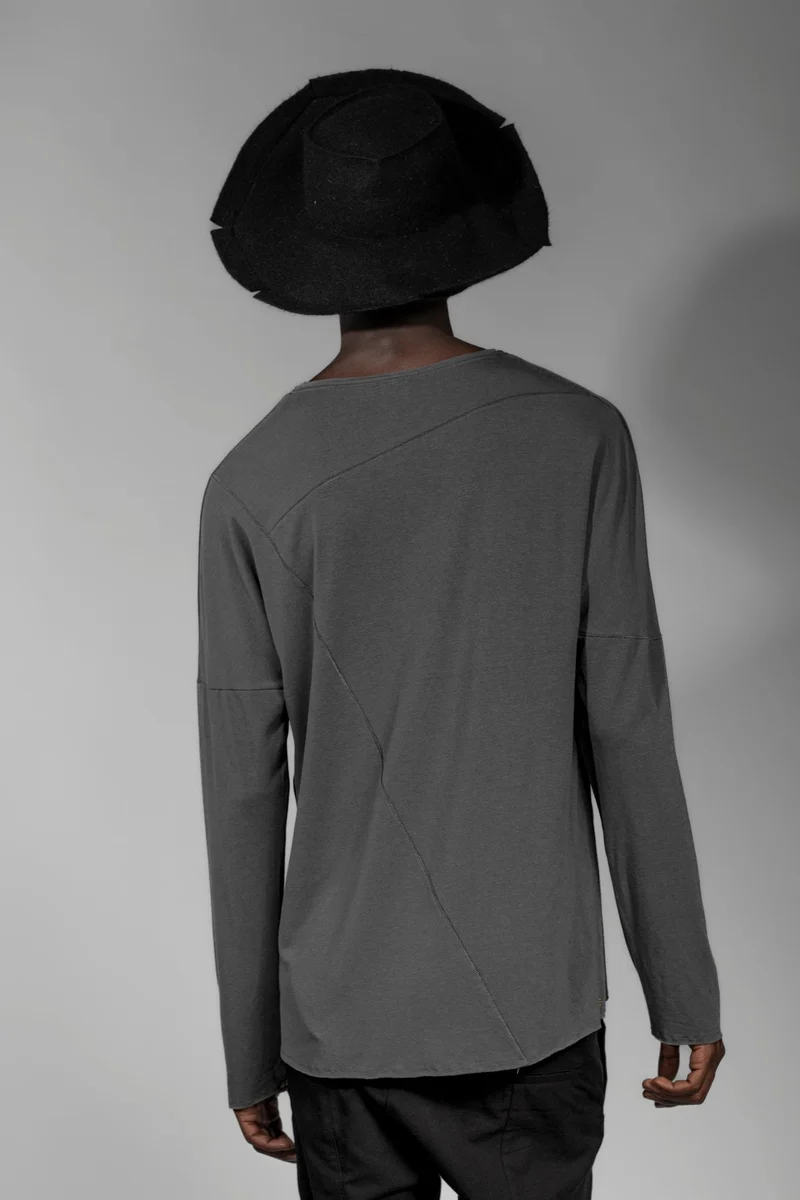 eigensinnig wien | Tolstoi | Dünner, grauer Designer Herren-Pullover
