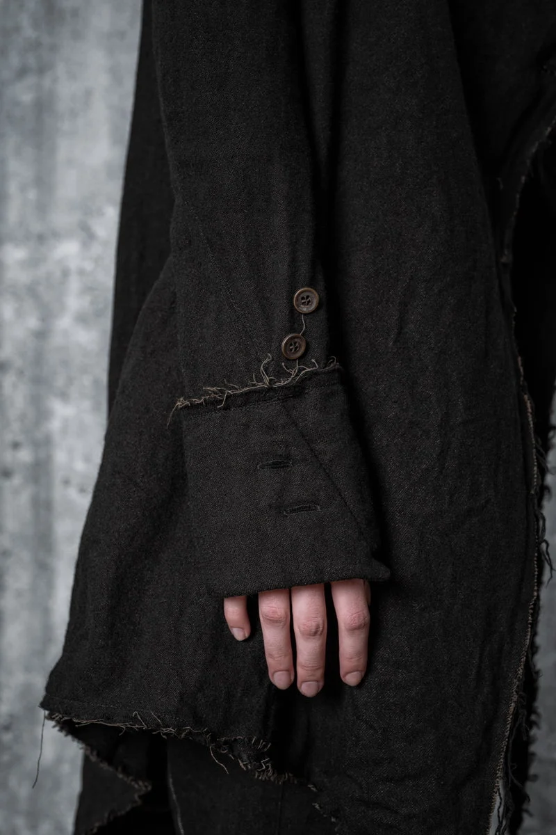 eigensinnig wien | Nietzsche | Asymmetrischer, schwarzer Kurzmantel aus Wolle für Damen