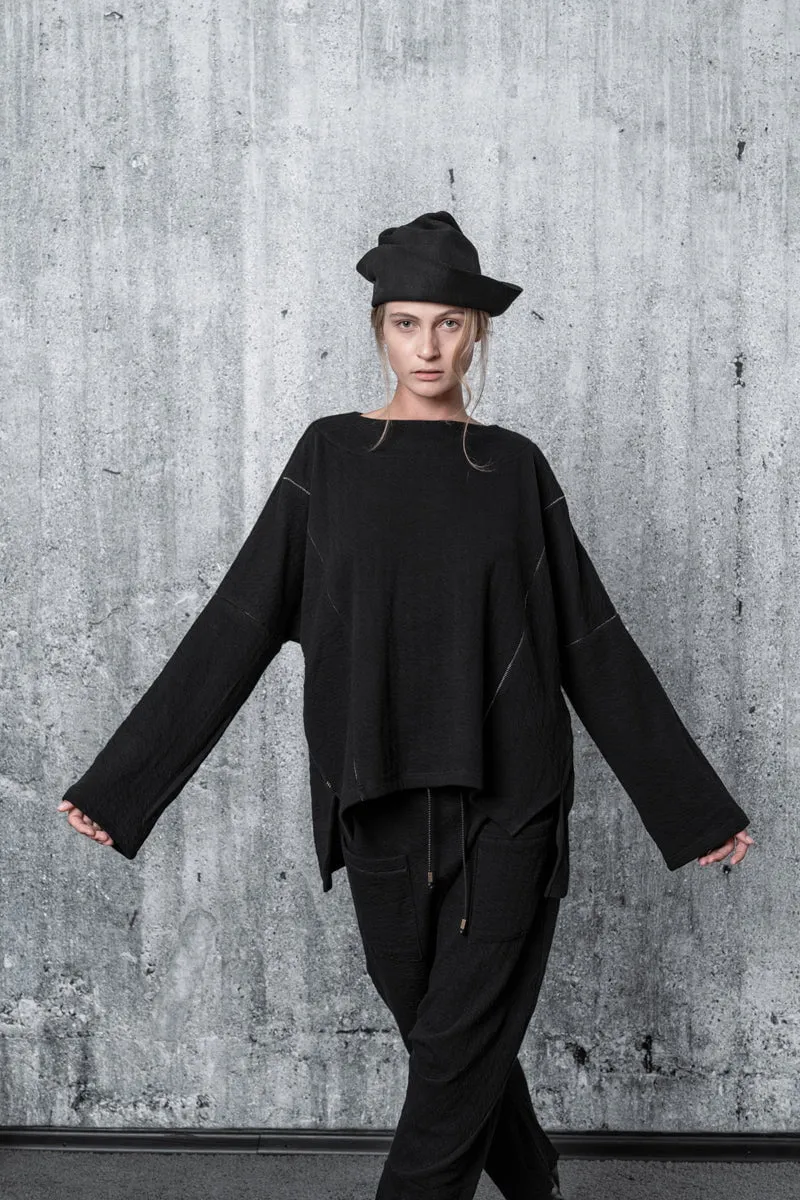 eigensinnig wien | Rosa | Schwarzer Oversize Strickpullover für Damen aus Wolle