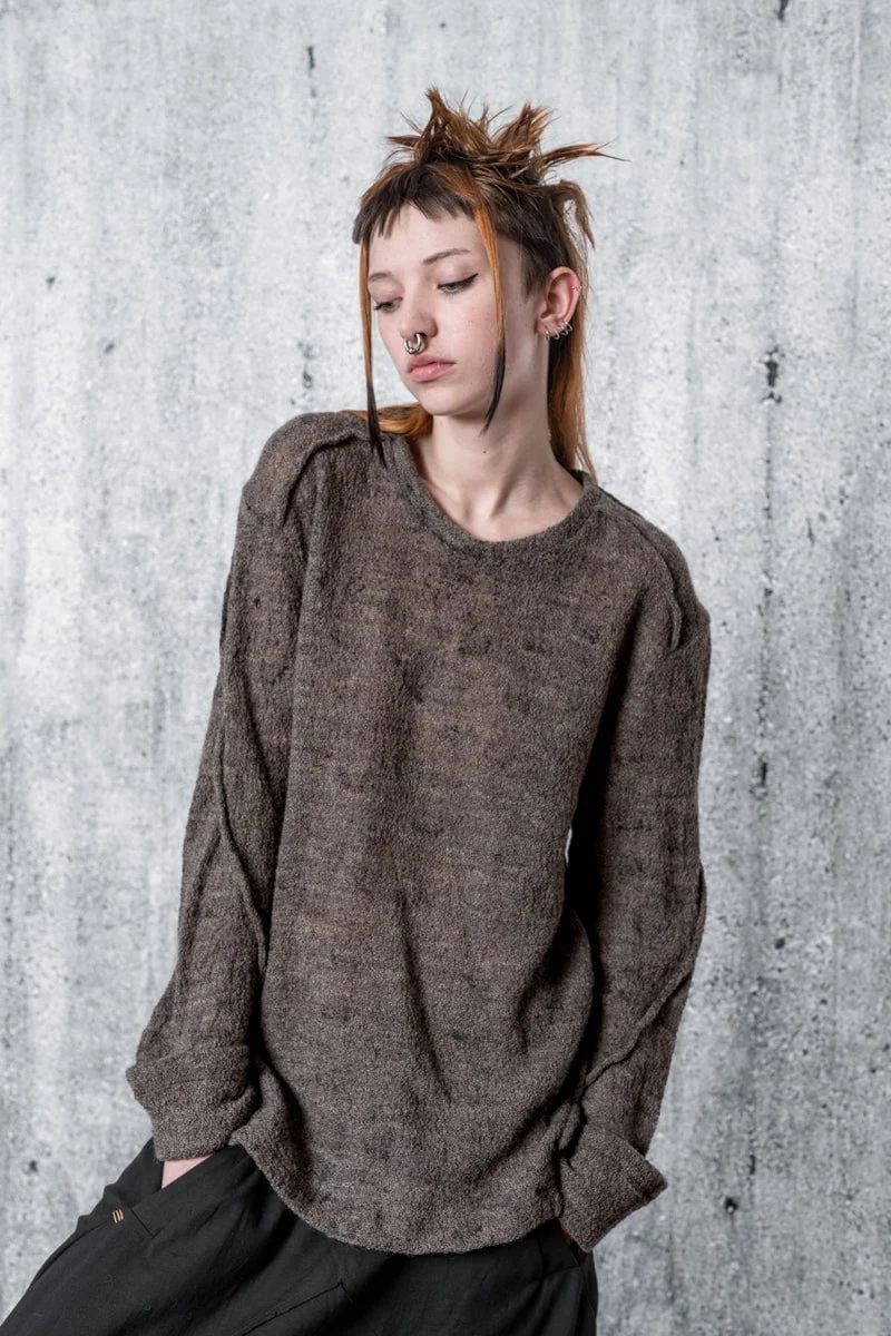 eigensinnig wien | Tyche | Herren Designer Strickpullover aus Schurwolle mit handgefärbtem Muster