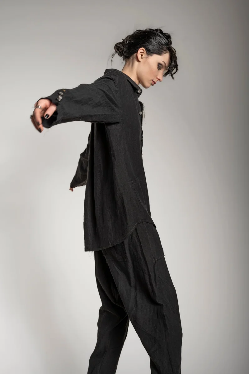 eigensinnig wien | Thoreau | Designer Leinen Overshirt in Schwarz